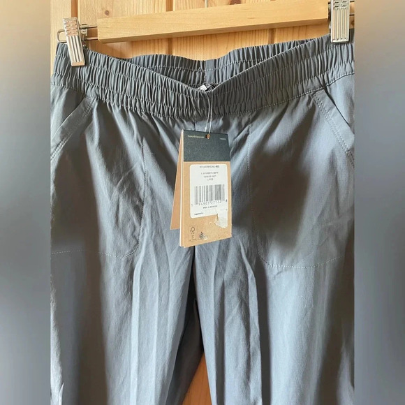 The North Face Girls Capri- Large - Picture 5 of 7